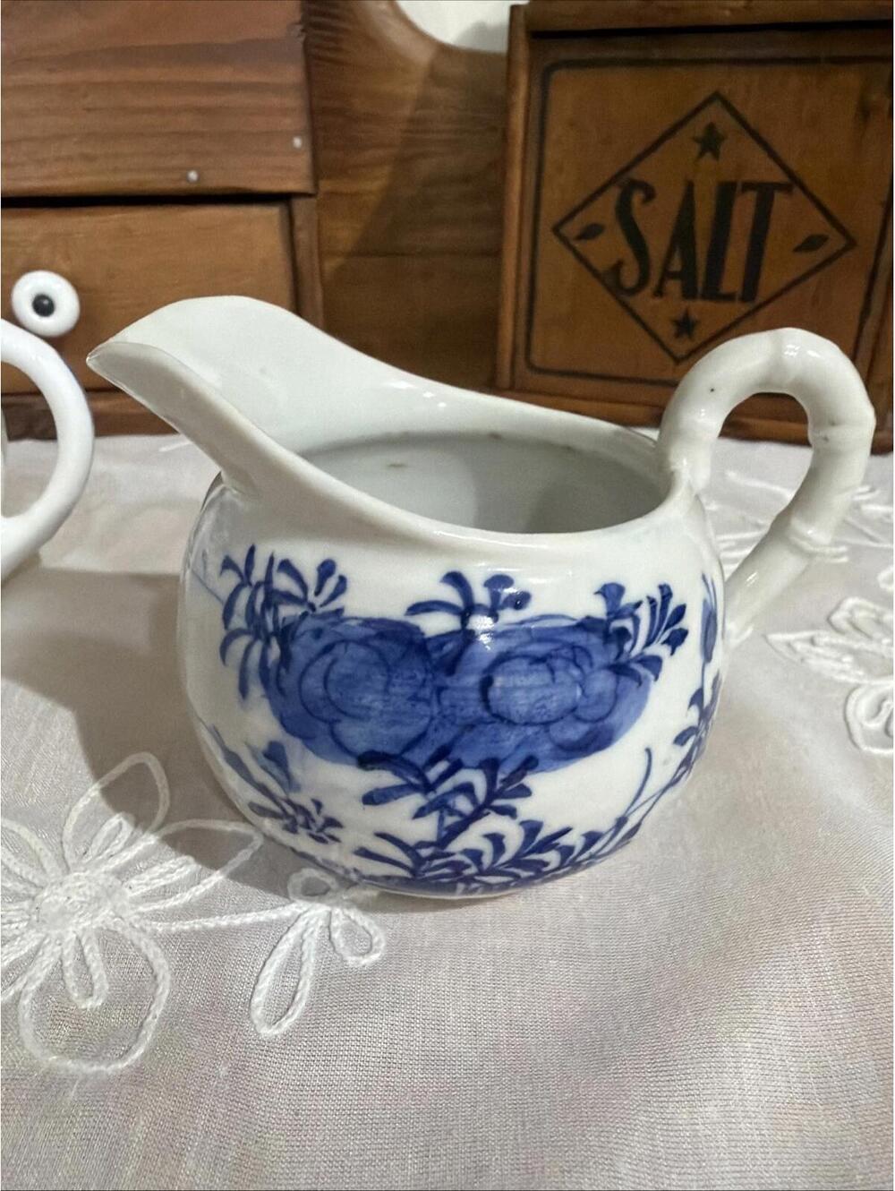 VTG small Creamer pitchers lot 2 Blue Floral Bone china cottage primitive decor - Picture 5 of 15